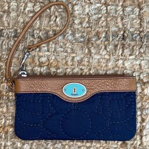 Fossil “key per” wristlet